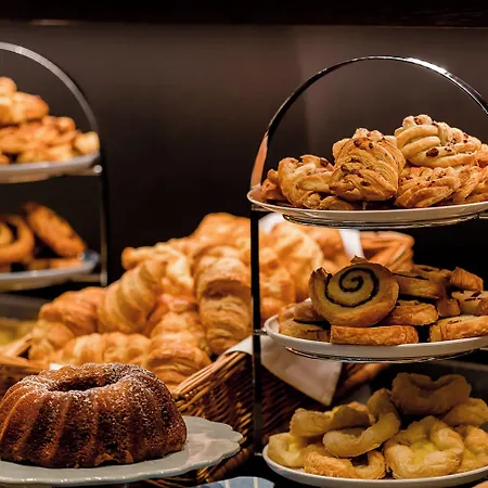 One Ku'damm فندق 3*