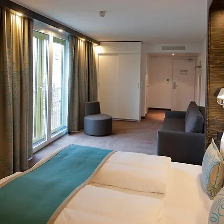 One Ku'damm فندق 3*